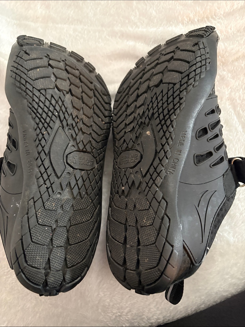 Size 9 Grand Attack Barefoot Shoes - Picture 9 of 10